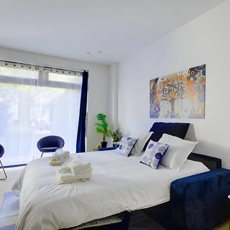 Bluestay 190 - Superb * Saint-Mandé